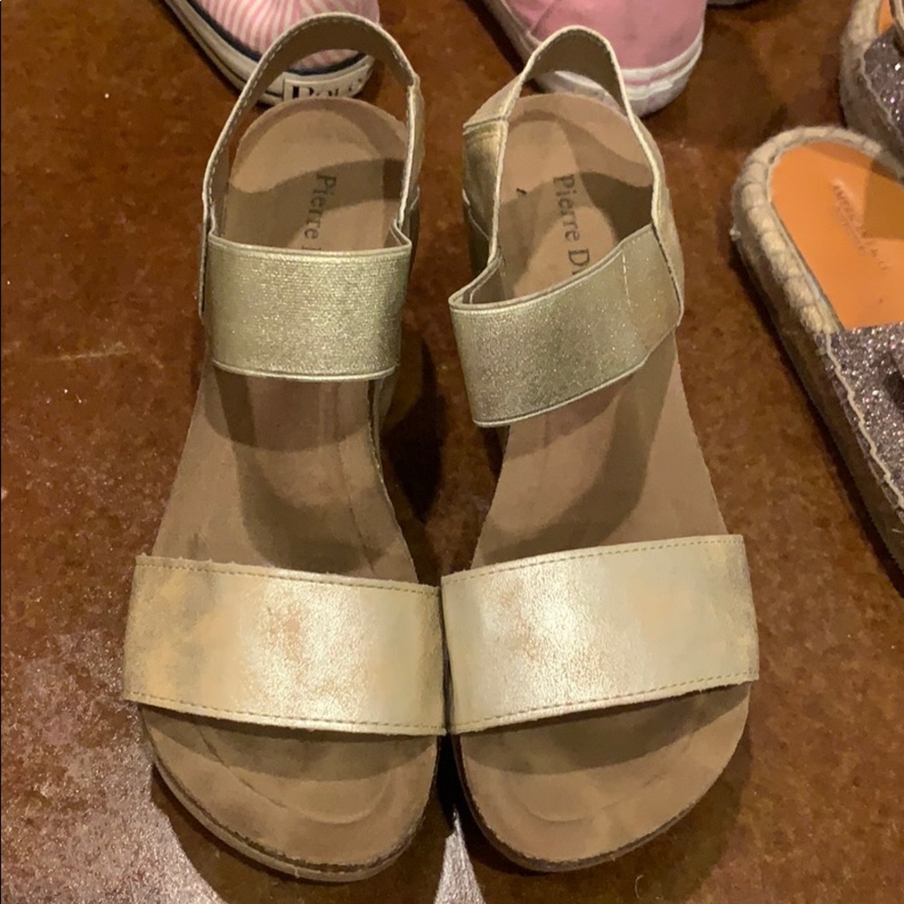 Gold sparkly wedges